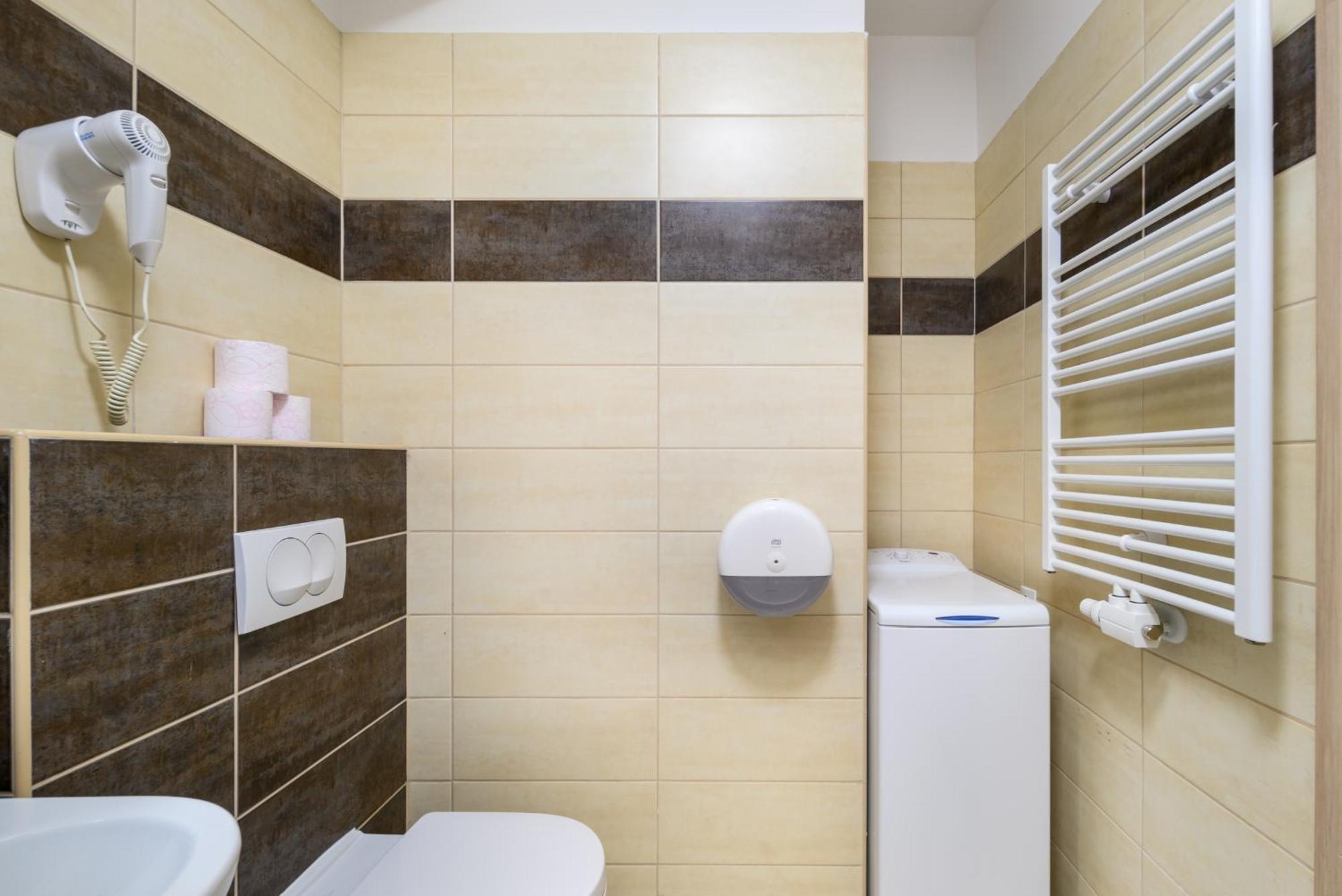 Atrium Residence Deluxe Suite-Free Parking Garage Same Building بودابست المظهر الخارجي الصورة
