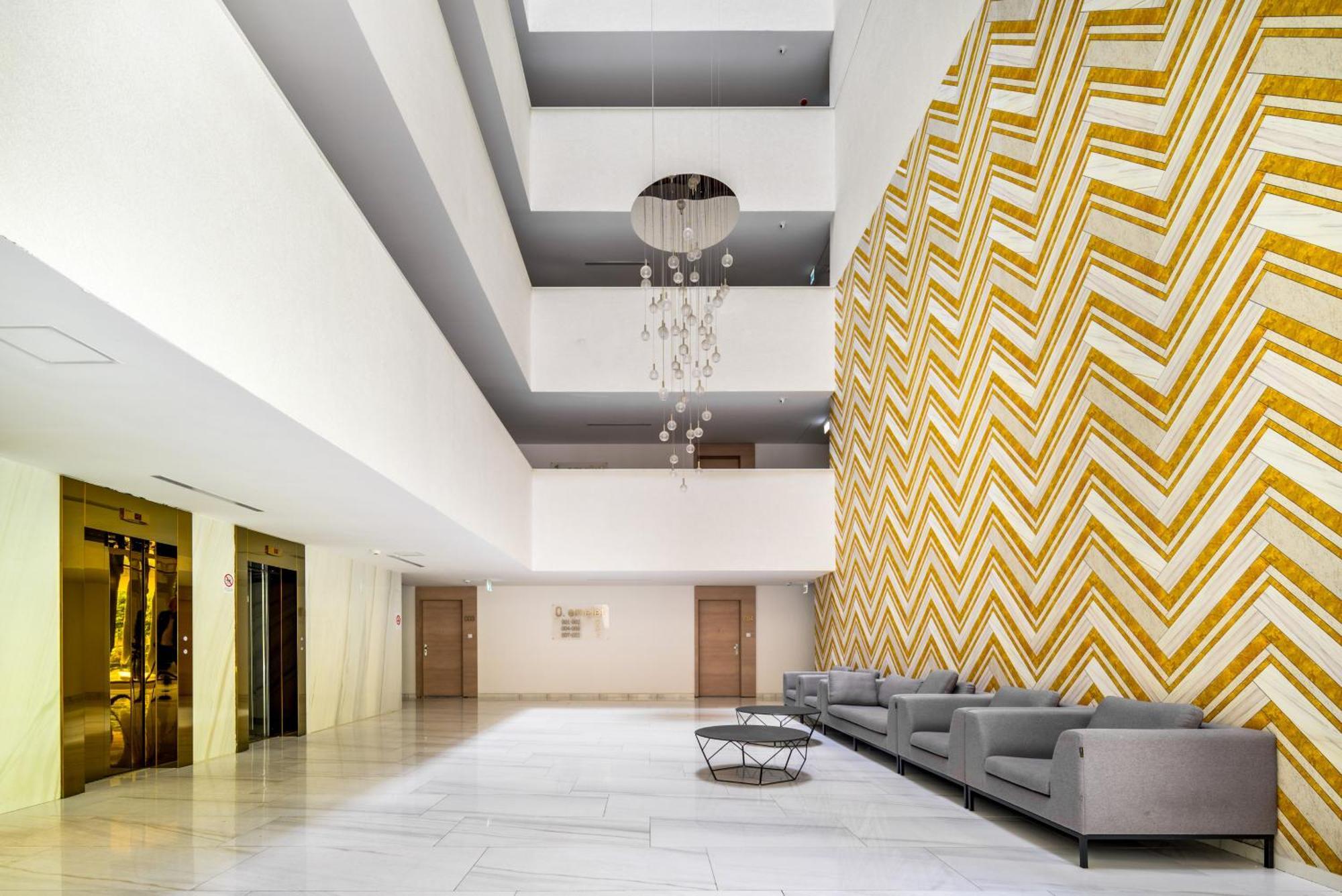 Atrium Residence Deluxe Suite-Free Parking Garage Same Building بودابست المظهر الخارجي الصورة